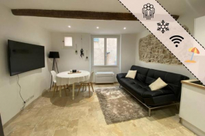 Charmant deux pièces dans le vieil Antibes Safranier